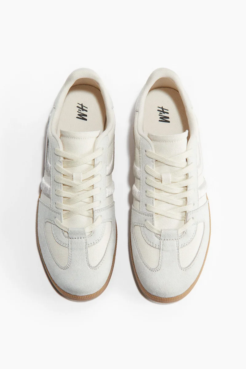 اتش اند ام حذاء رياضي