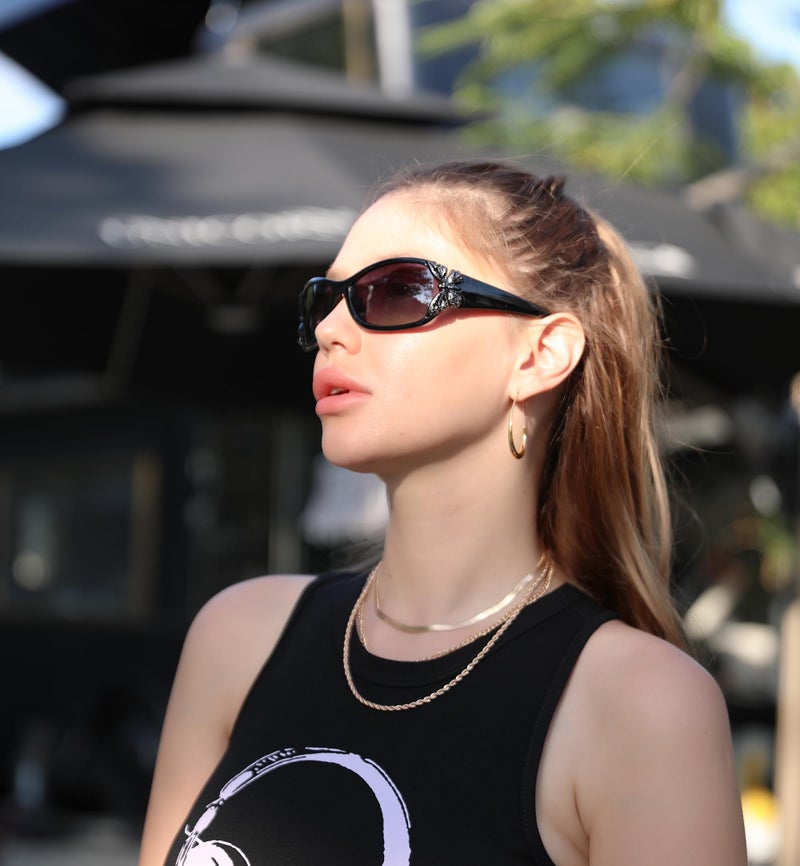FEISEDY Trendy Polarized Y2K Sunglasses Wrap Around Butterfly Design Fashion Sunnies UV400 Protection B0078 - Image 3
