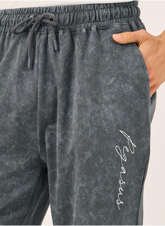 Styli Styli Acid Washed Slogan Print Slim Fit Terry Jogger  - Image 4