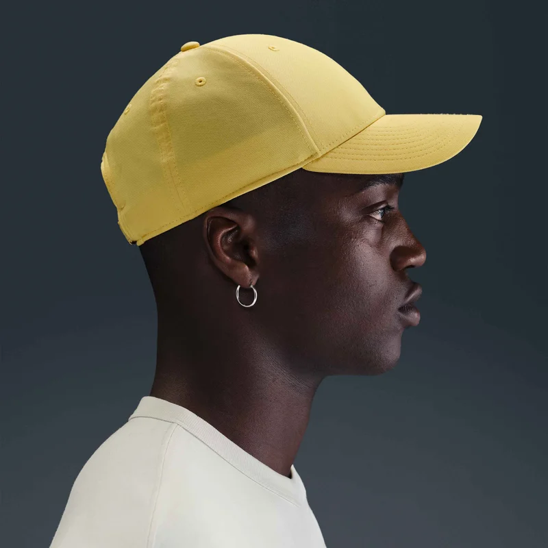 Nike Dri-FIT Club Structured Metal Logo Cap