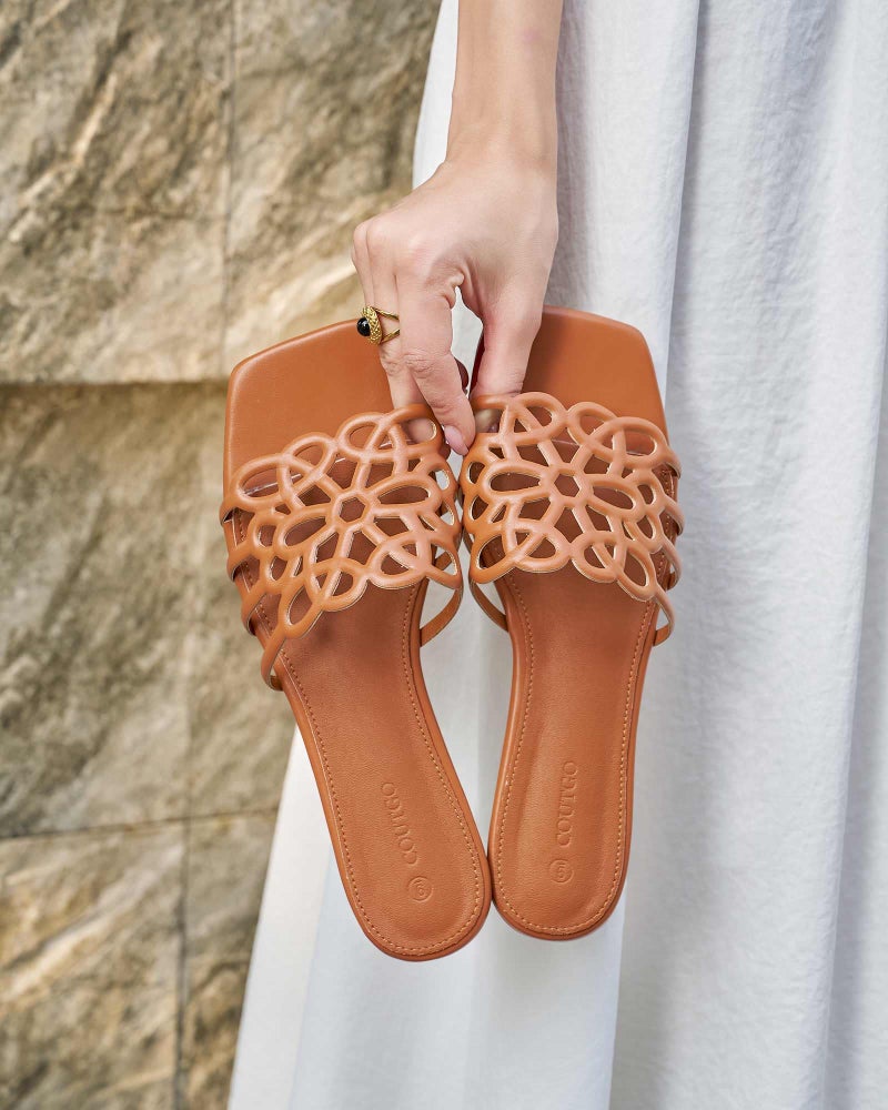 Coutgo Womens Flat Sandals Comfortable Square Open Toe Slides Slip On Summer Dressy Beach Shoes, Brown, size 8 - Image 3