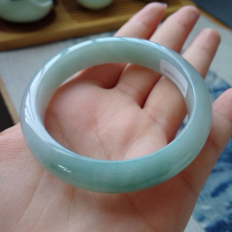 Delicate Alloy Geometric Bangle for Unisex, Green, Wrist Jewelry - Image 1