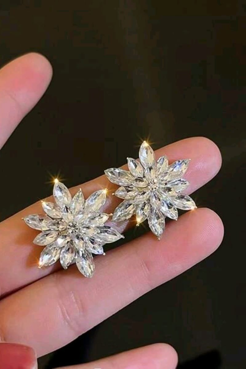 Rwnq Platinum Snowflake Design Earrings for Women – Adorned with Sparkling Clear Zircon – Perfect for Special Occasions, Brides, and Elegant Engagement Gifts – A Stylish and Modern Pair that Adds a Magical Sparkle to Your Look. #Accessories #Jewelry #Women'sAccessories  - Image 5