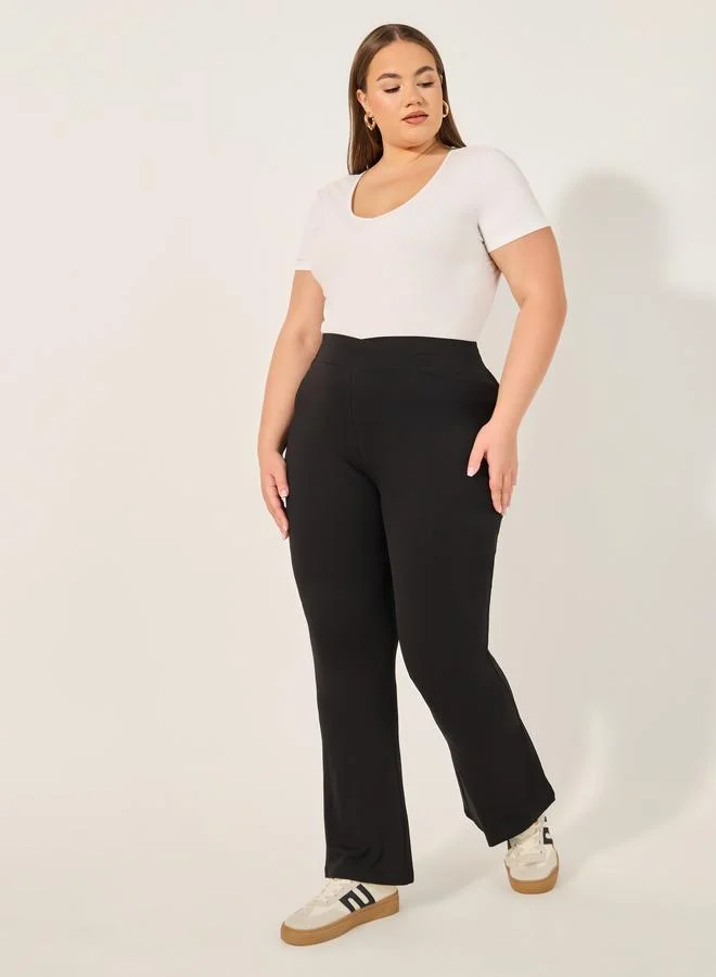 Styli Styli Plus Size V Shaped Waistband Flared Leggings