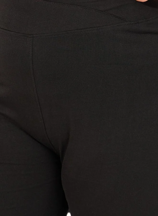 Styli Styli Plus Size V Shaped Waistband Flared Leggings