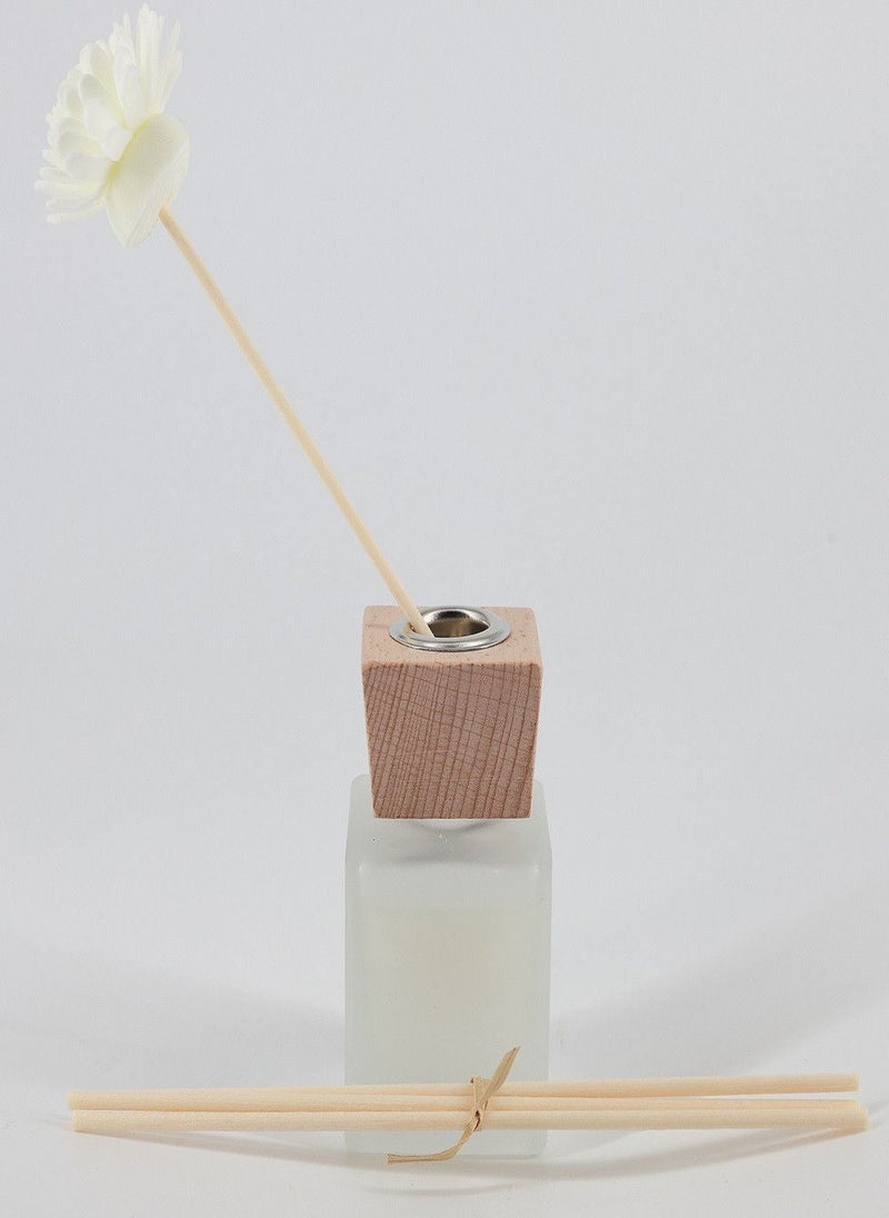 GLAMOUR Highly Scented Chance Chanel Reed Diffuser Oil In Glass Bottle With Reed Stick 50 ML Natural Fragrance For Home Living Room And Washrooms - Image 1