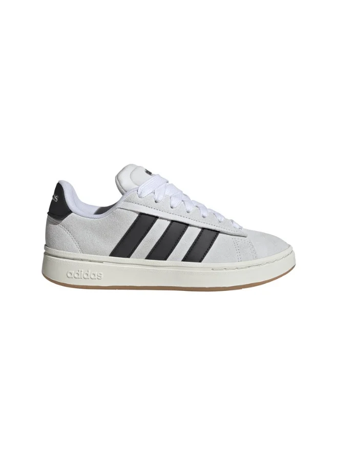 adidas أحذية رياضية نسائية بيضاء جراند كورت ألفا