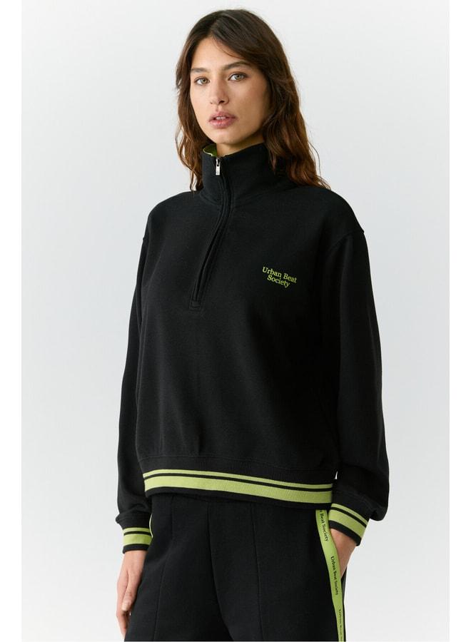 URBAN BEAT NATAN Women’s Relaxed Black Sweatshirt with Stand-up Collar, Zip Closure and Printed Details. - Image 1