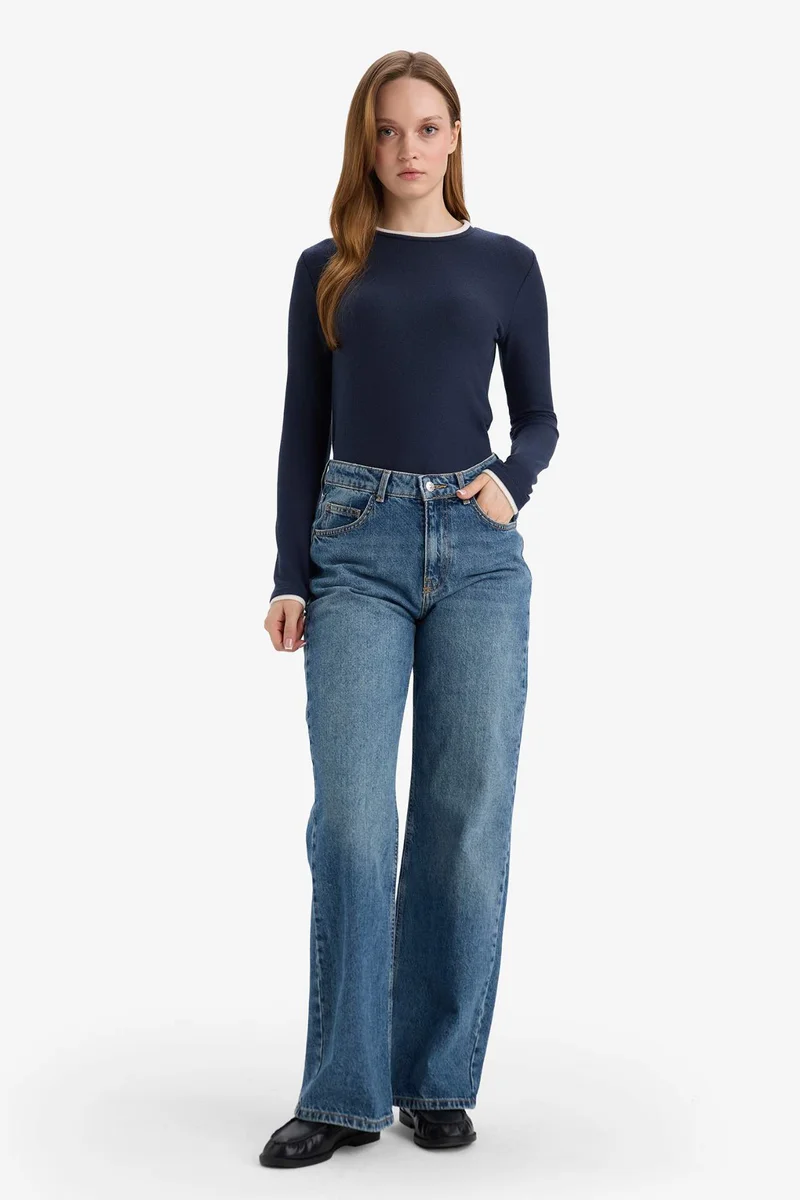 ديفاكتو Regular Fit Long Sleeve T-Shirt
