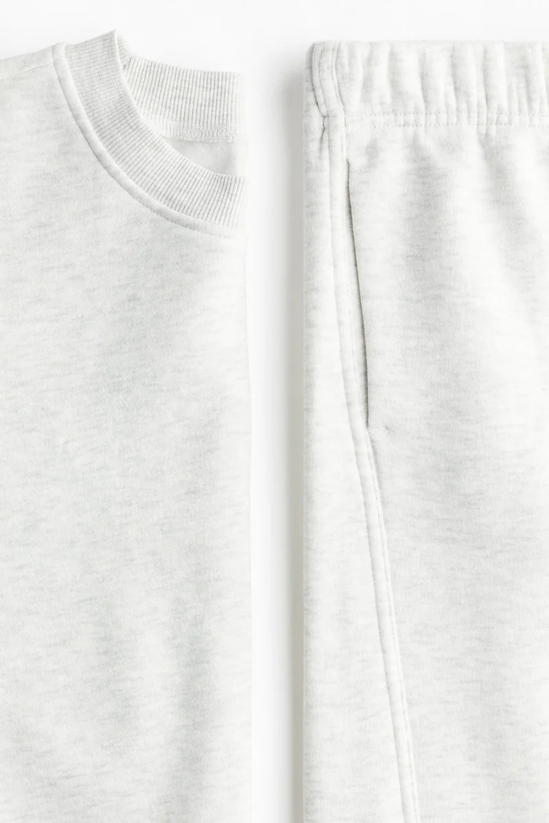 اتش اند ام طقم بنطلون رياضي وسويت شيرت- من قطعتين