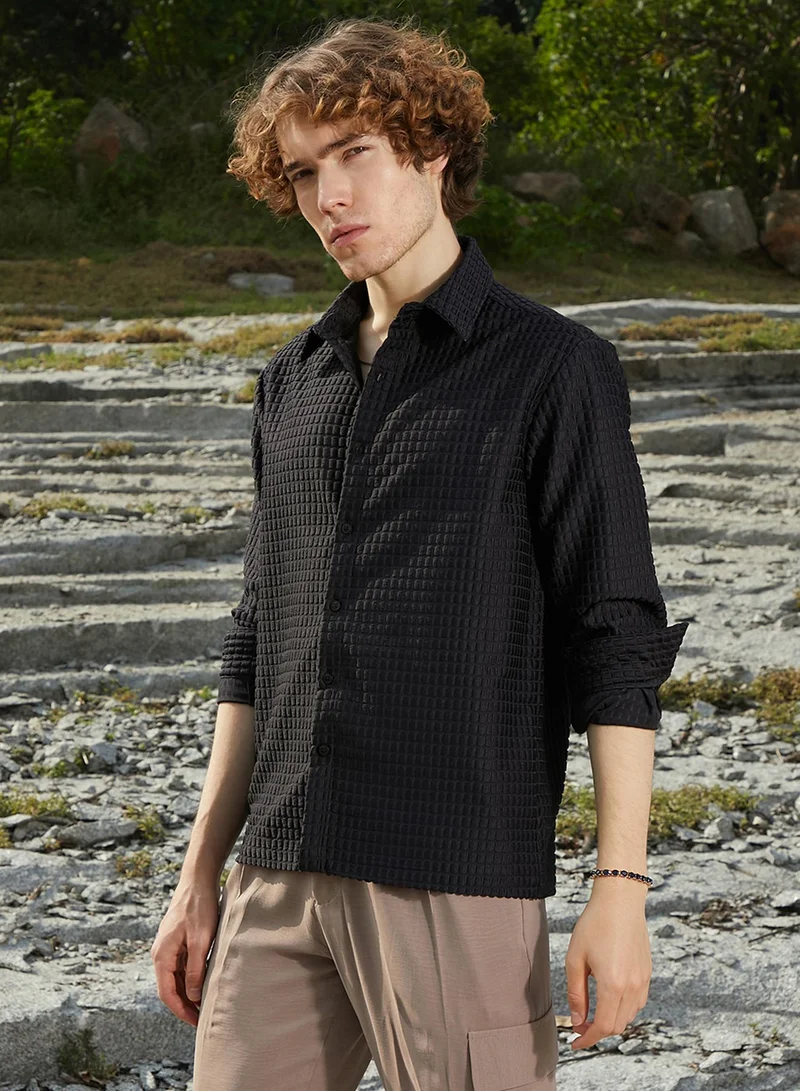 كامبوس سوترا Men's Midnight Black Quad-Tactile Oversized Shirt