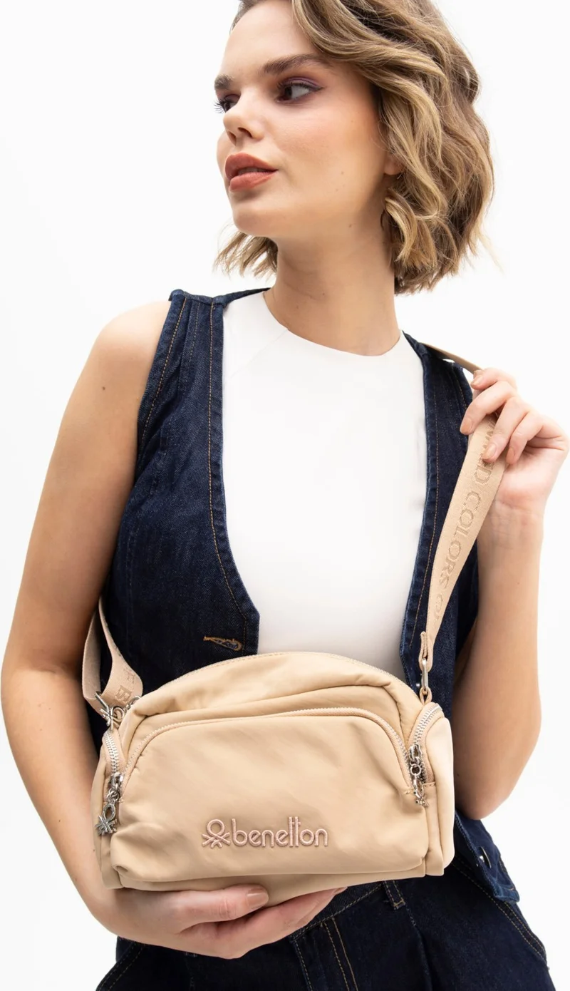 يونايتد كولورز أوف بينتيون Benetton Women's Crossbody Bag Skin BNT1201