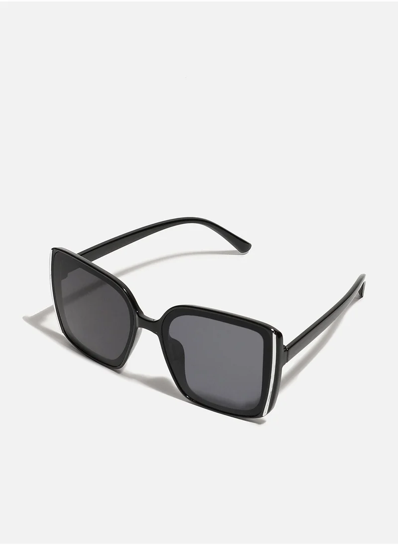 صوص هاوت Tinted Lens Black Frame Oversized Sunglass