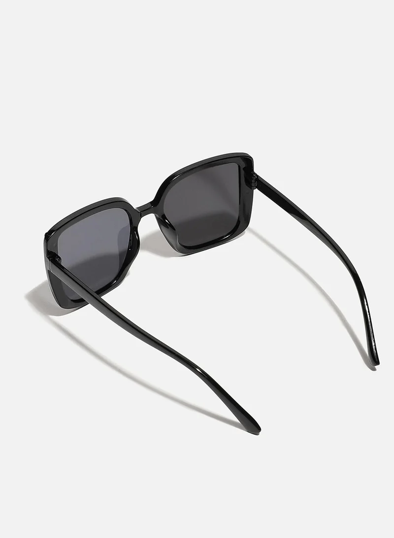 صوص هاوت Tinted Lens Black Frame Oversized Sunglass