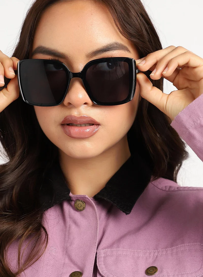 صوص هاوت Tinted Lens Black Frame Oversized Sunglass