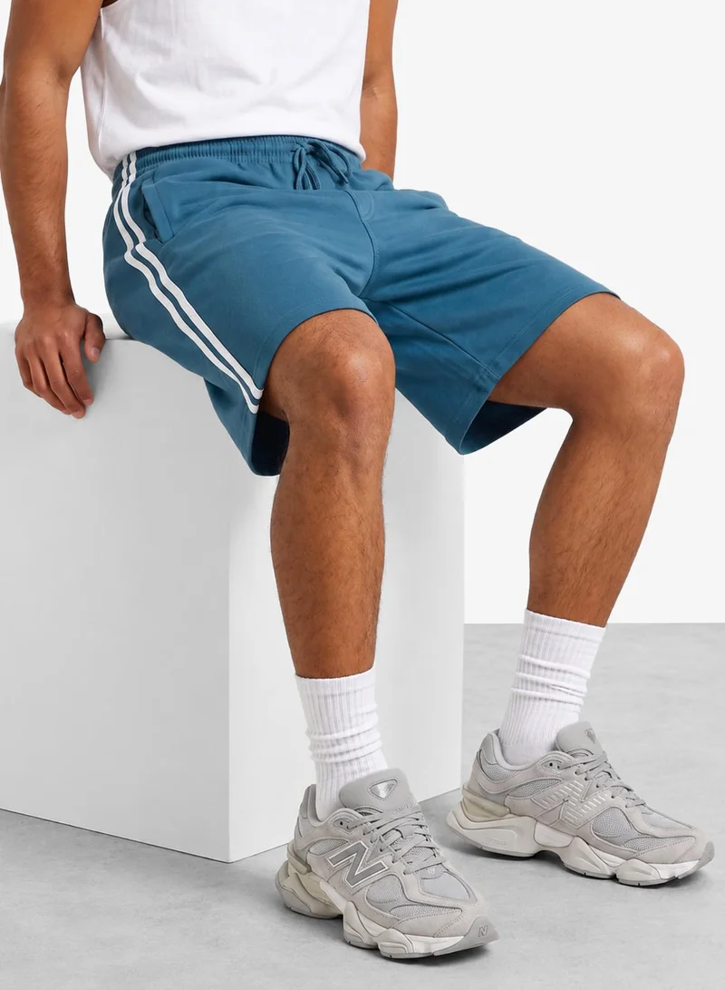 Seventy Five Regular fit Printed and Net Folding Shorts