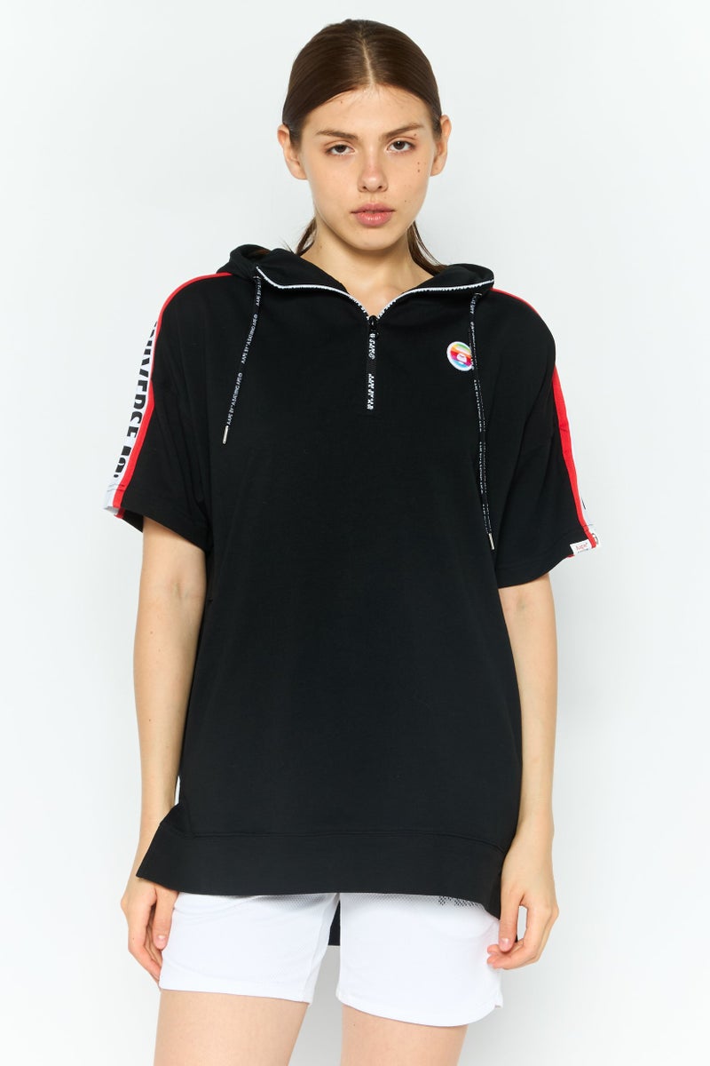 Aape By A Bathing Ape سويت شيرت بقلنسوة بأكمام طويلة مزين بشعار للنساء، أسود - Image 1