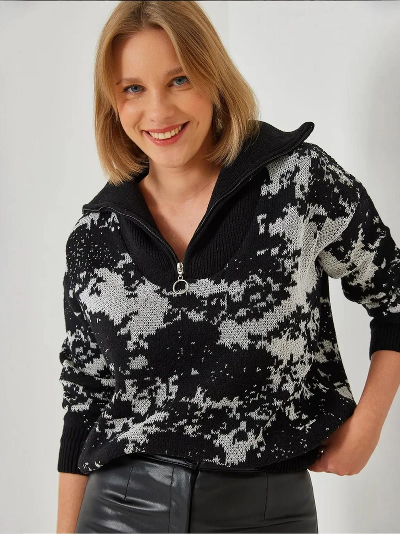 Bianco Lucci LUCCI Abstract Knit Sweater with Zipper Collar