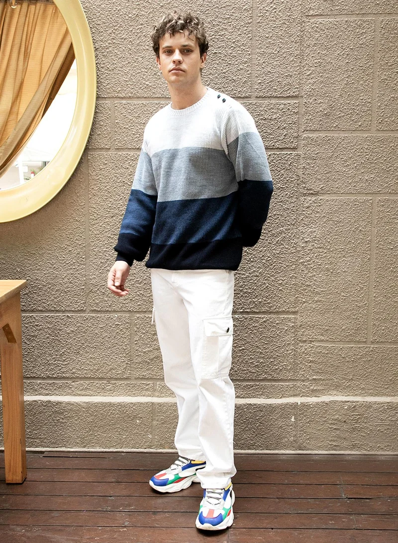 كامبوس سوترا Men's Navy Blue & Icy Blue Contrast Panel Sweater