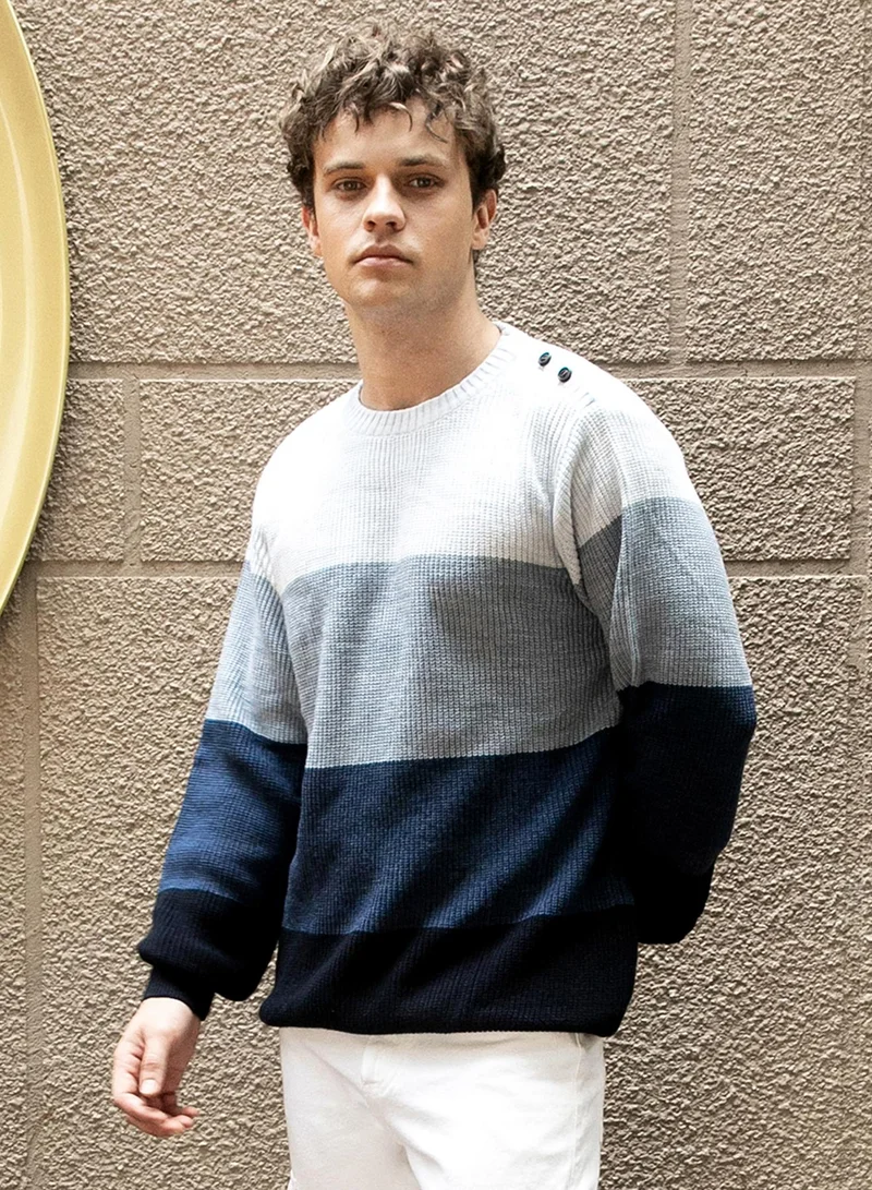 كامبوس سوترا Men's Navy Blue & Icy Blue Contrast Panel Sweater