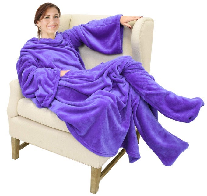 WEARABLE FLEECE BLANKET WITH SLEEVES AND FOOT POCKETS FOR ADULT WOMEN MEN MICRO PLUSH COMFY WRAP SLEEVED THROW BLANKET ROBE LARGE PURPLE