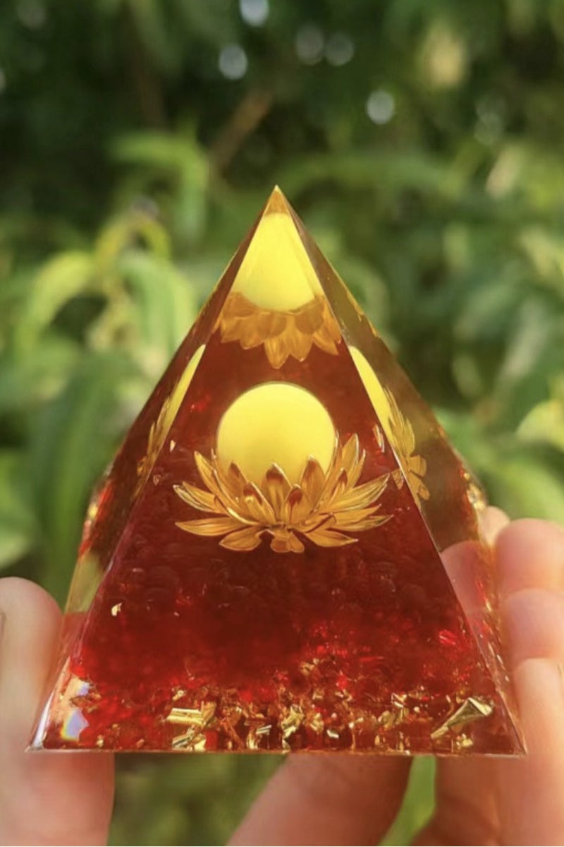 Crystal Pyramid Decorative Ornament, Resin Home Desktop Handmade Gift