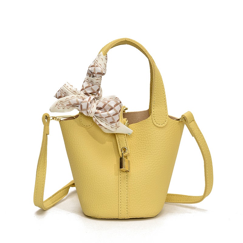 Lychee Pattern Vegetable Basket Bag, New Trendy Simple Casual Shoulder Crossbody Bag, New Niche Portable Bucket Bag - Image 1