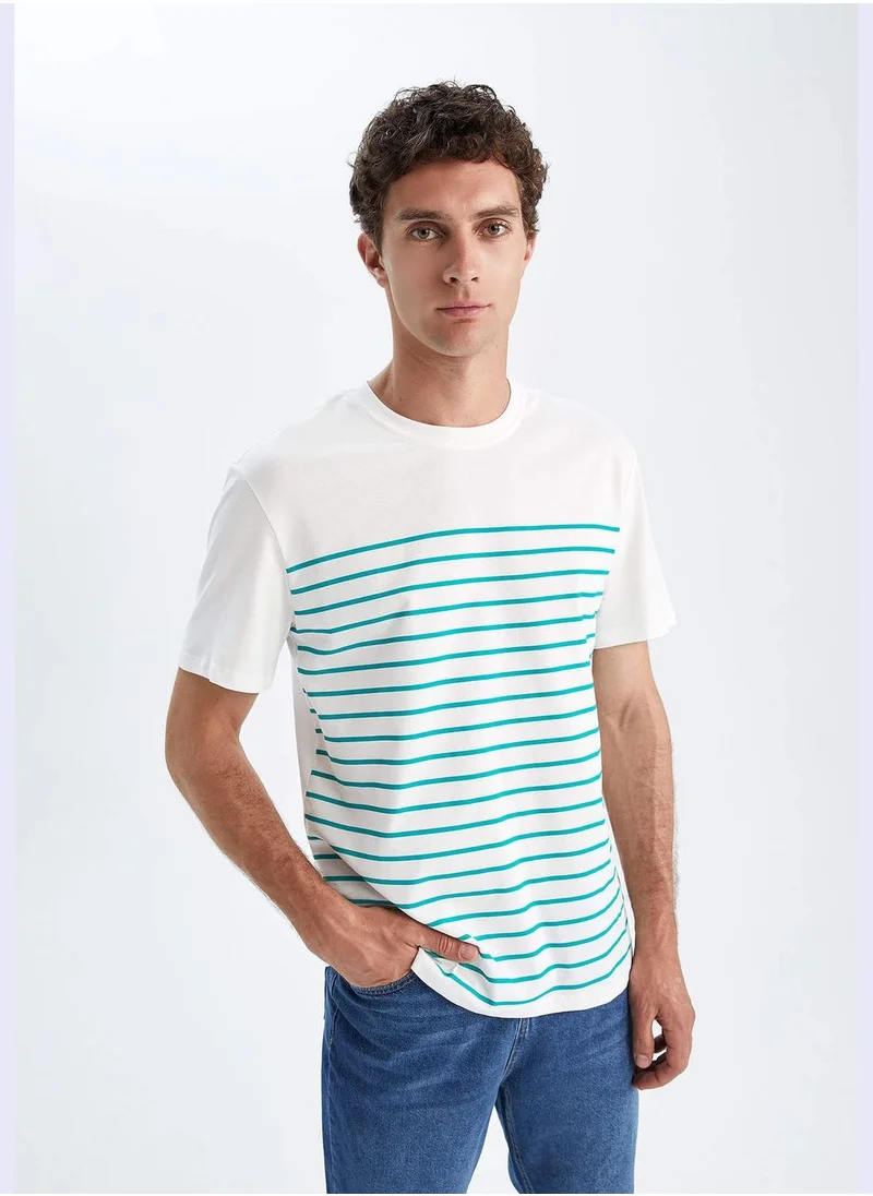 ديفاكتو Regular Fit T-Shirt