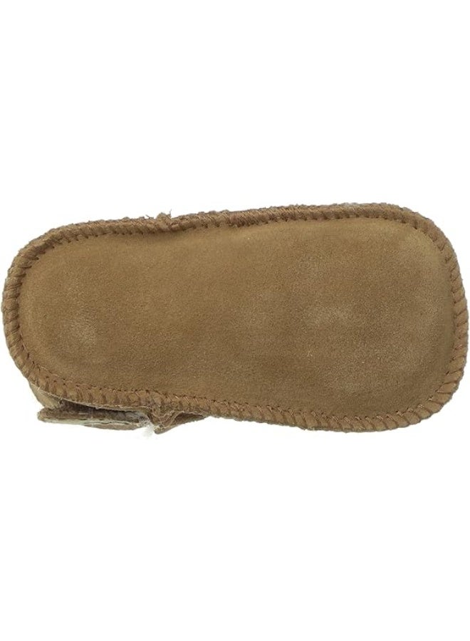UGG UGG Unisex-Baby Erin Boot Size: Small Infant Color: Chestnut  - Image 2
