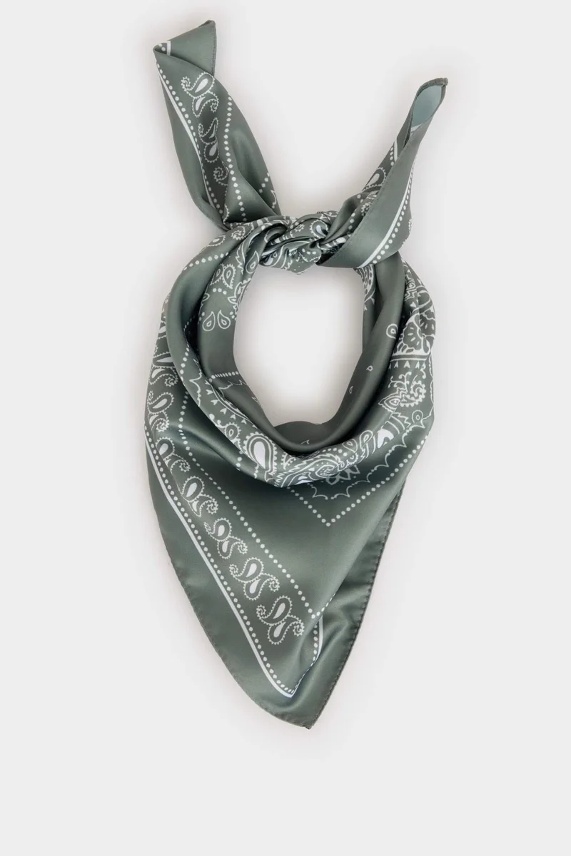 ديفاكتو Woman Paisley Patterned Shawl