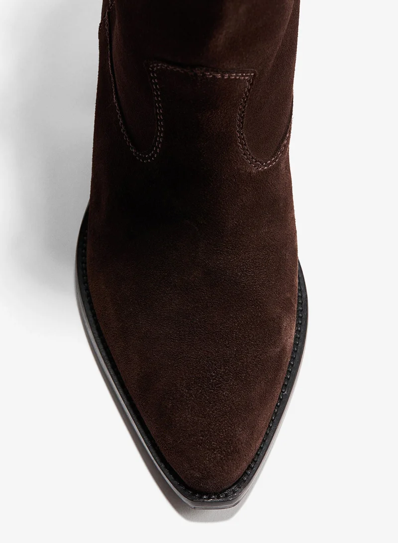 اتش اند ام بوت كاوبوي بطول ربلة الساق من الجلد السويدي