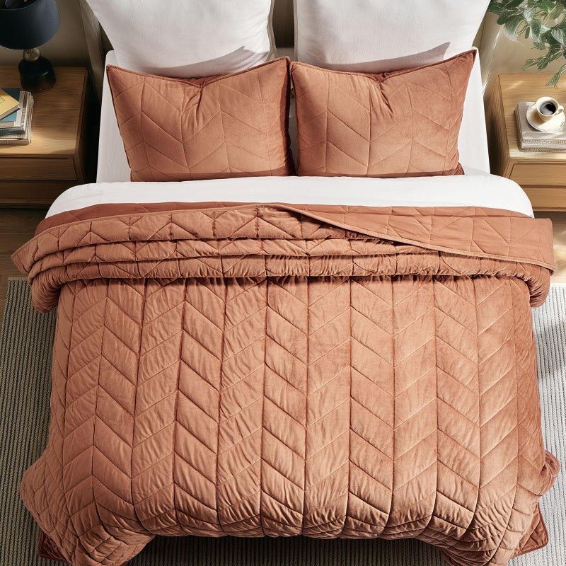 EVERGRACE 3 Pieces Luxurious Velvet King Quilts, Ultra Soft Lightweight Velvet Comforter Set, Matelasse Oversized Bedspread Coverlet for All Season with 2 Shams, Burnt Orange, 108"x96" - Image 3