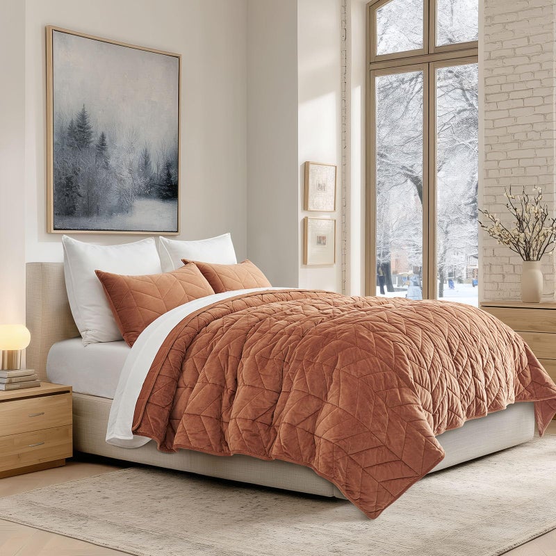 EVERGRACE 3 Pieces Luxurious Velvet King Quilts, Ultra Soft Lightweight Velvet Comforter Set, Matelasse Oversized Bedspread Coverlet for All Season with 2 Shams, Burnt Orange, 108"x96" - Image 2