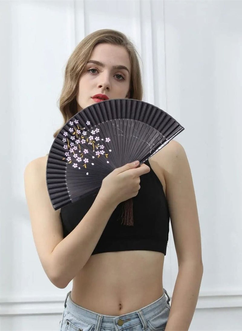 SYOSI باليد مروحة الخيزران الحرير قابلة للطي مروحة اليد، الصينية اليابانية الساحرة الأنيقة خمر الرجعية نمط للرقص تأثيري حفل زفاف الدعائم الديكور والنساء السيدات الفتيات أفضل الهدايا (أسود، 8.27 بوصة) - Image 2
