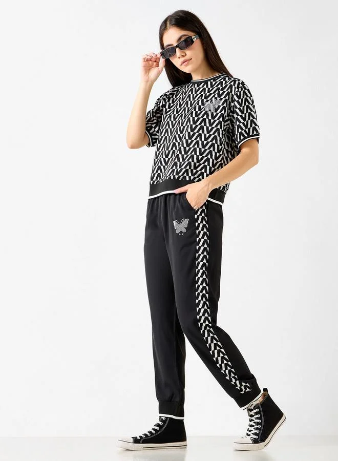 2Xtremz 2Xtremz Butterfly Embellished Mid-Rise Joggers with Pockets