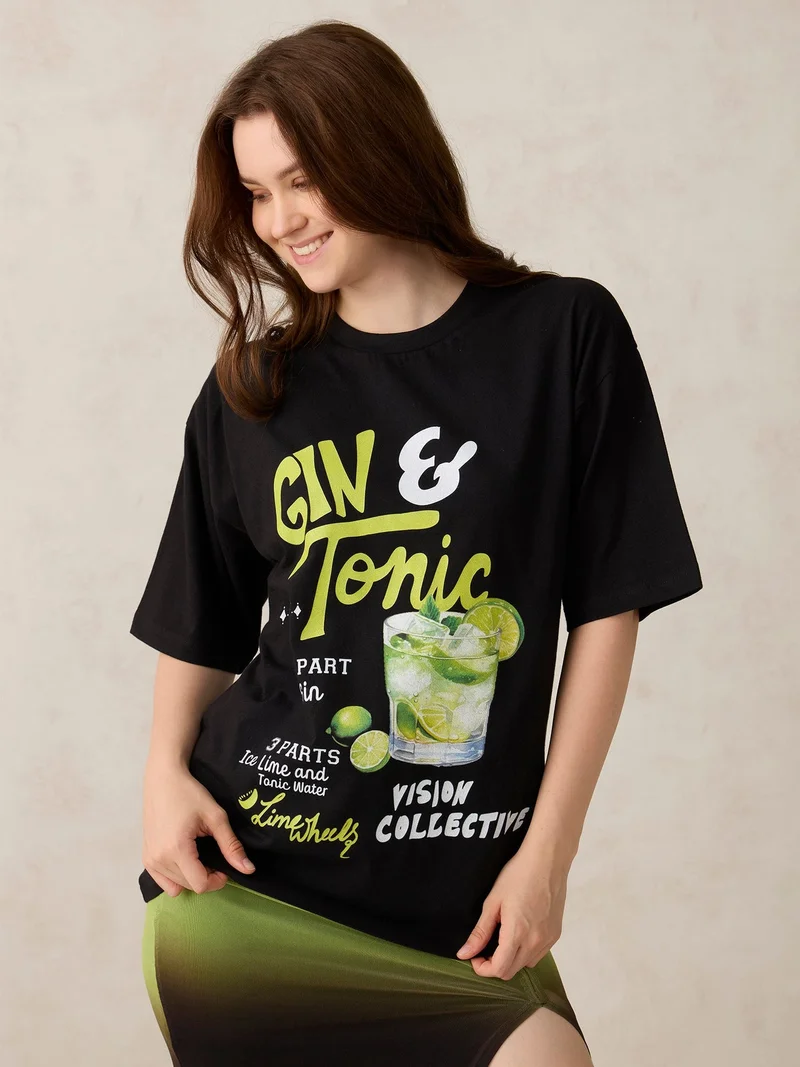 OUTZIDR Black Oversized Graphic T-Shirt