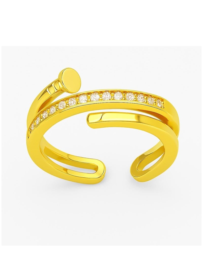 "خاتم أنيق مستوحى  من شكل المسمار -  يجسد التوازن بين  القوة والنعومة.   تصميمه العصري  يلفت الأنظار  ويمنحك إطلالة فريدة." - Image 1