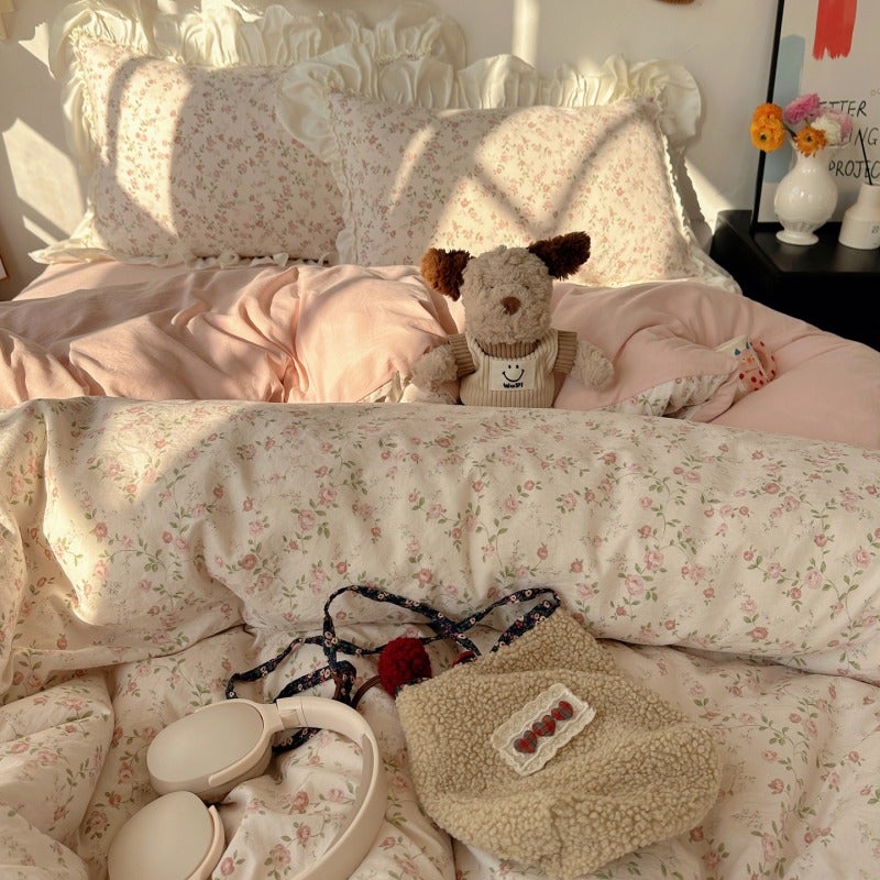 4pcs Set, Spring/Summer Small Floral High-Weight Lace Design, Includes 1 Duvet Cover, 2 Pillowcases, and 1 Flat Sheet, No Filling. Vintage Minimalist Floral Pattern, Soft and Comfortable Fabric, Light Luxury Simple Style, Fashionable Home Textile - Image 5