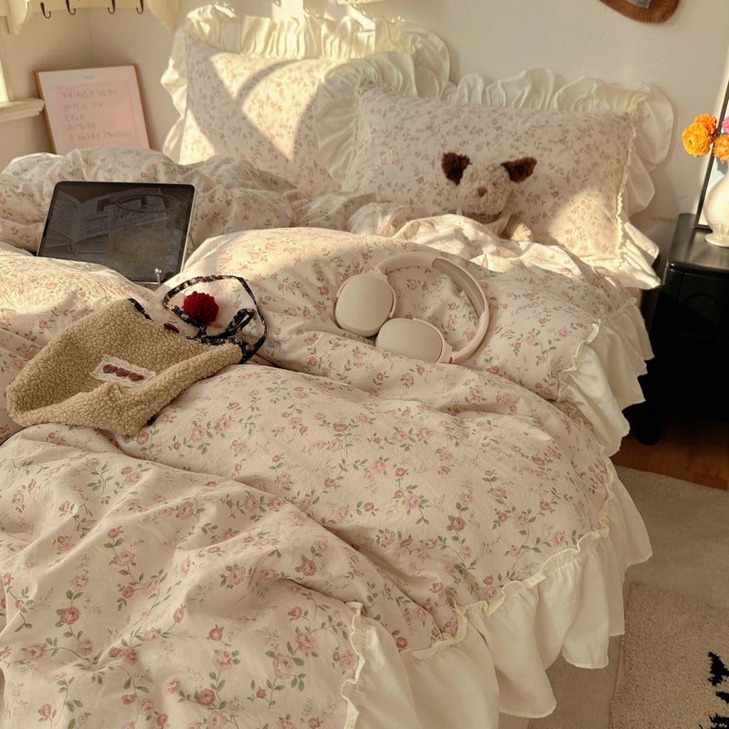 4pcs Set, Spring/Summer Small Floral High-Weight Lace Design, Includes 1 Duvet Cover, 2 Pillowcases, and 1 Flat Sheet, No Filling. Vintage Minimalist Floral Pattern, Soft and Comfortable Fabric, Light Luxury Simple Style, Fashionable Home Textile - Image 4