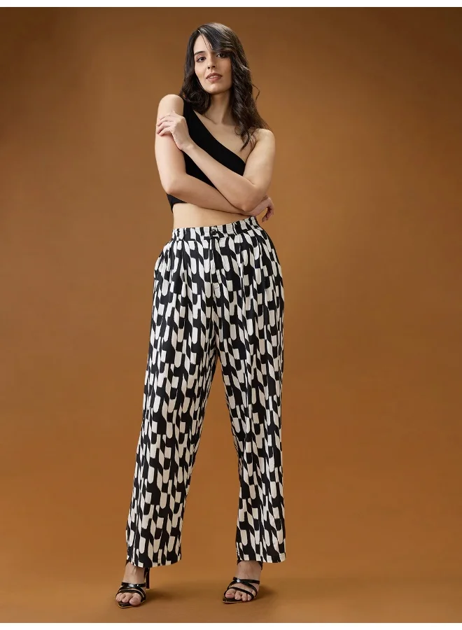 globus Women Black & White Abstract Print Mid Rise Relaxed Fit Trousers