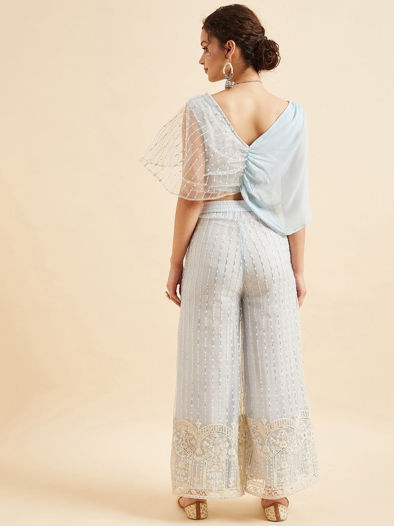 بانيت طقم متناسق (Co-ord Set) بلوزة قصيرة مطرَّزة من قماش الشبك (Net) مع بنطلون بالازو - Image 1