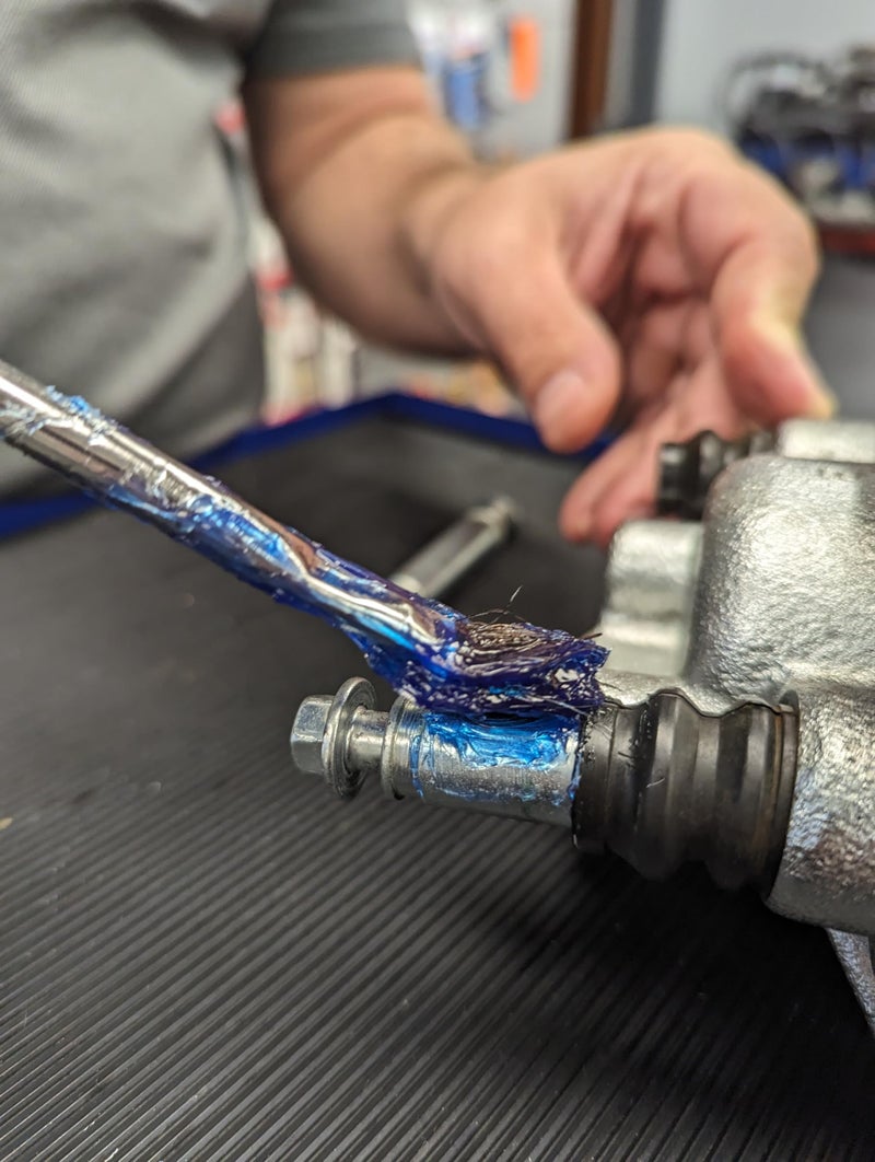 Permatex 24110 Ultra Disc Brake Caliper Lube, 8 oz. - Image 4