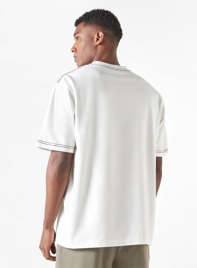 ايكونيك تيشيرت بياقة ضيّقة وأكمام قصيرة من آيكونيك - Image 3