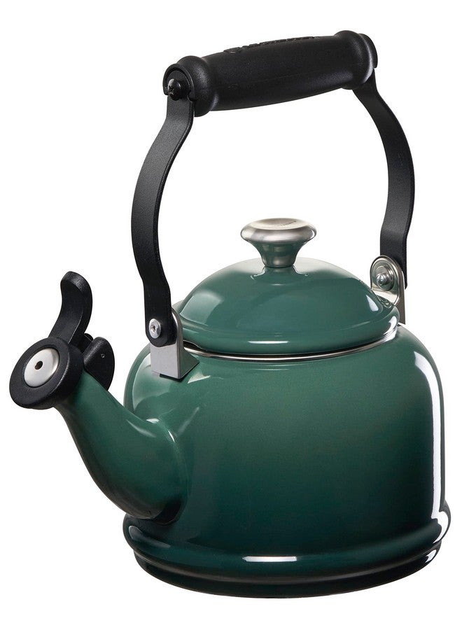 لو كروزي غلاية شاي نصفية من الفولاذ مطلية بالمينا من Le Creuset بلمسات معدنية، سعة 1.25 لتر، لون Artichaut  - Image 1