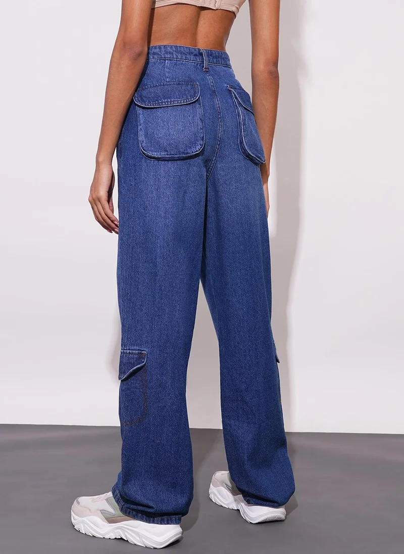 globus Globus Women Blue Straight Fit Mid-Rise Clean Look Light Fade Cotton Cargo Style Jeans