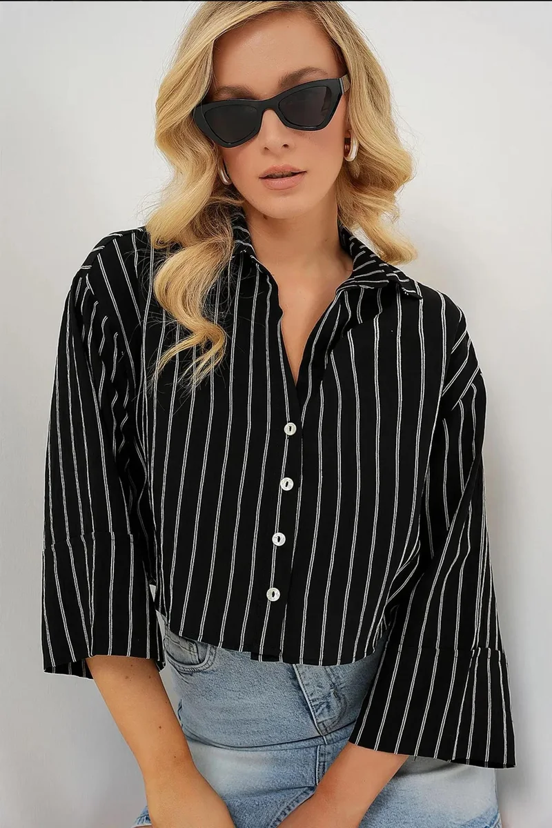 بيغ دارت BDART Oversized Striped Cropped Shirt with Button Closure