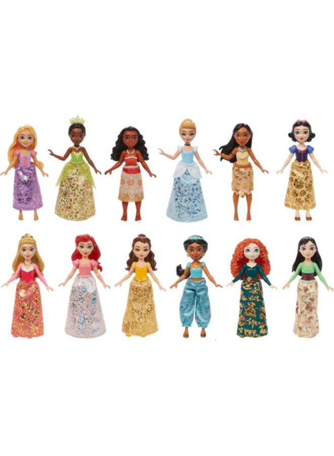 Disney Frozen Elsa Small Doll, Mini Princess Fashion Doll with Signature Outfit and Movie Inspired Accessories for Kids Age 3+ - Image 1