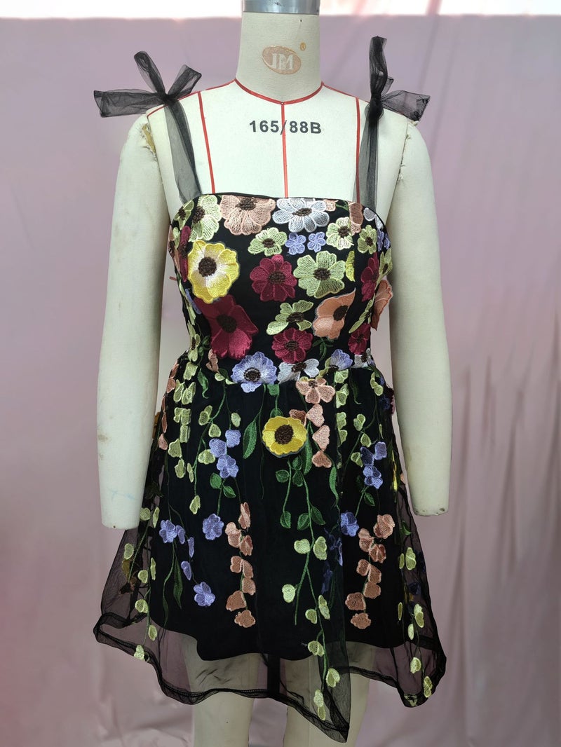 2025 Direct Sales Women'S Fashion Stereo Flower Embroider Hip-Covering Suspender Dress - Image 1