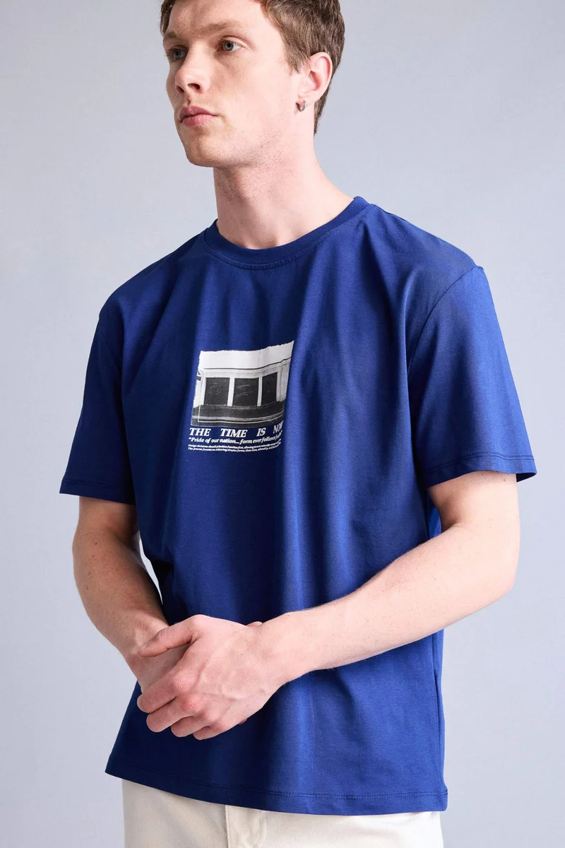 ديفاكتو Boxy Fit Short Sleeve T-Shirt