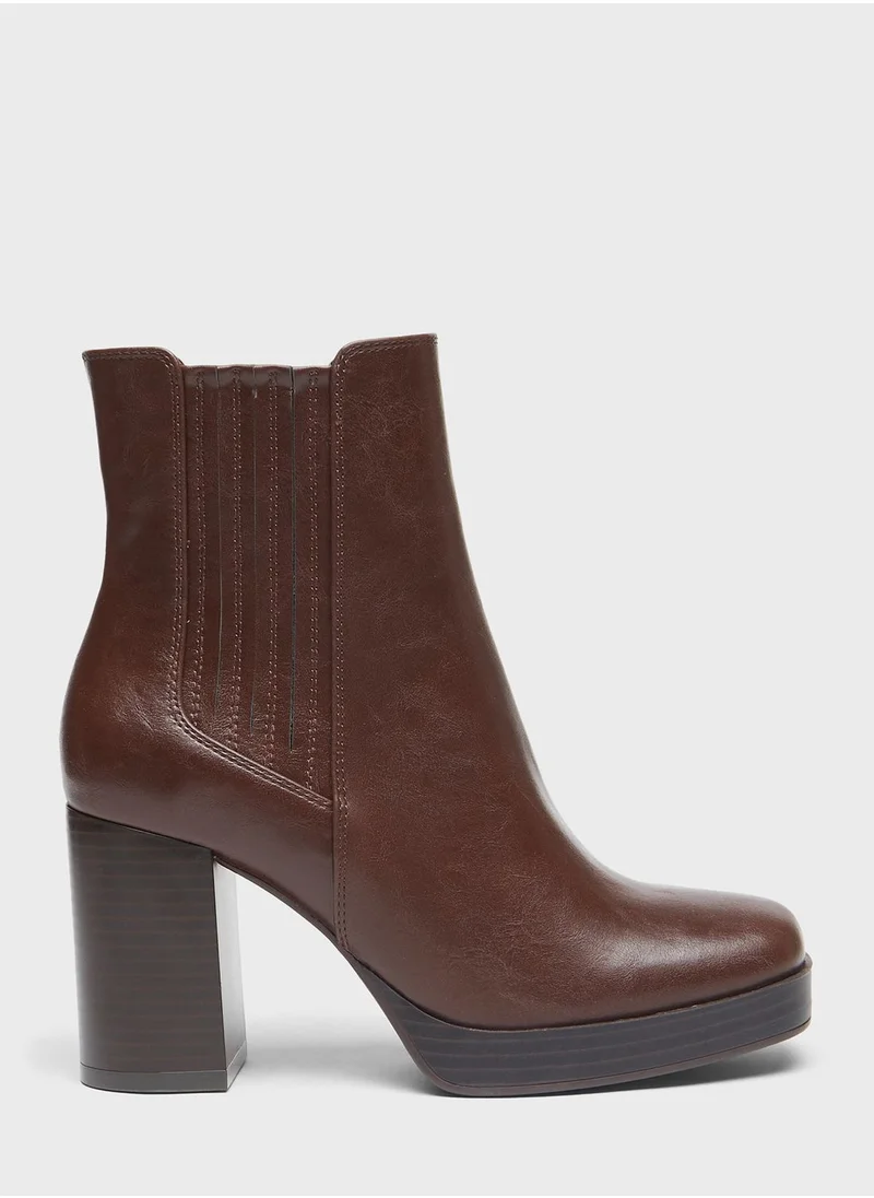 سيليست Pointed Toe Mid Heel Ankle Boots